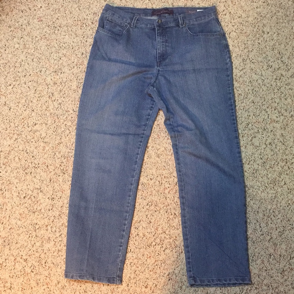 Gloria Vanderbilt -light blue jeans